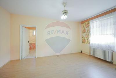 Apartament cu 3 camere de vanzare, zona Rogerius - 8