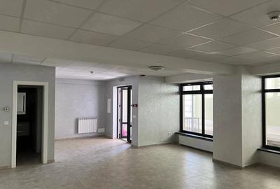 Spațiu comercial, de 98 mp, în Central - 1