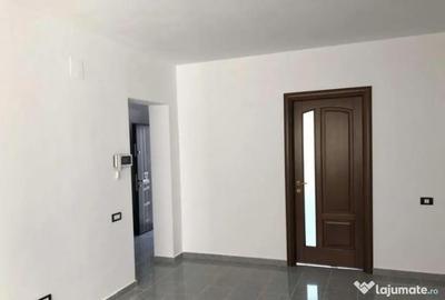 Casă cu 6 camere cu Teren 100 Mp în P-ța Unirii - 2