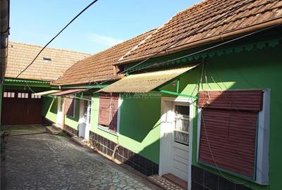 Ciclova, Casa 10 Incaperi, pt 2 Familii, 1439mp Teren - 12