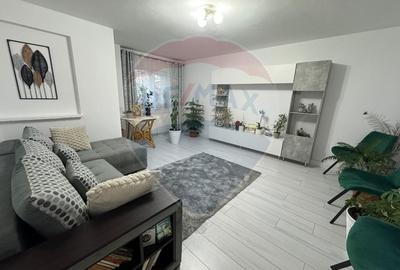 Apartament  cu 3 camere de vanzare 1 Mai - 1