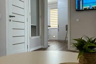 Garsonieră în Titan - 2