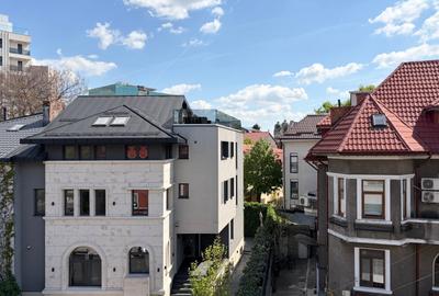Apartament cu 3 camere semidecomandat, mobilat în Cotroceni