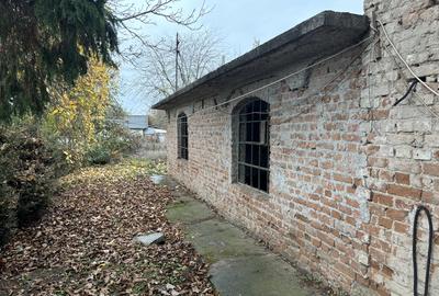 Casă cu 6 camere cu Teren 11000 Mp în Central