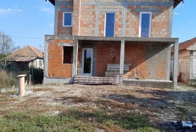 Casă cu 6 camere cu Teren 1144 Mp în Filiași - 4