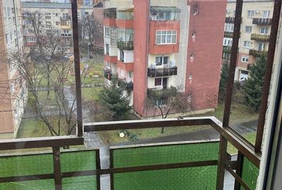 Apartament cu 2 camere decomandat în Micro 17 - 9