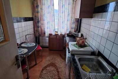 Apartament cu 3 camere semidecomandat în Nord