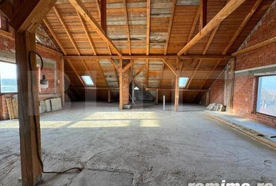 Casă cu 6 camere cu Teren 3000 Mp în Horodnic - 7