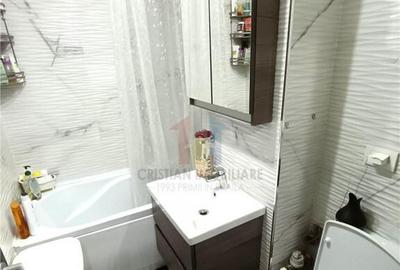 Apartament cu 3 camere decomandat în Viziru 3