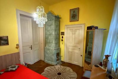 Casa centrala cu teren generos - 800 mp teren - 10