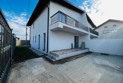 Casă cu 4 camere cu Teren 250 Mp în Berceni - 2