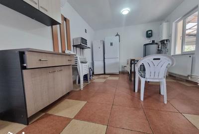 Casă cu 7 camere cu Teren 136 Mp în Central - 9