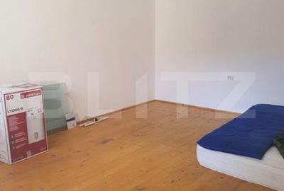 Casă cu 4 camere decomandat cu Teren 1000 Mp în Petrești - 10