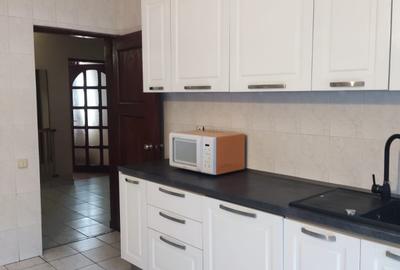 Vilă 5 camere, P+1+M curte proprie - 27