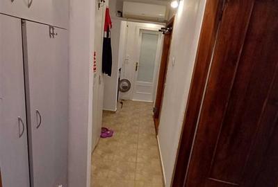 Decomandat cu 2 bai si 2 balcoane la etajul 2 - 3