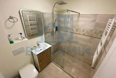 Apartament cu 3 camere semidecomandat în 1 Mai