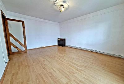 Apartament cu 3 camere decomandat în Narcisa - 5
