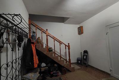 Casă cu 4 camere decomandat în Central - 9