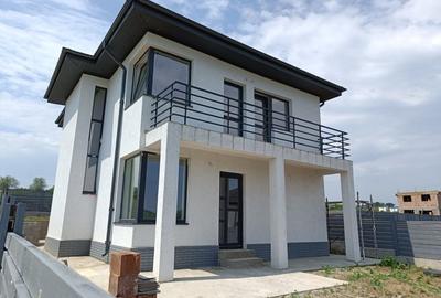 Casa cu 4 camere, incalzire pardoseala. Rediu - 3km de Rond Pacurari - 14
