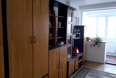 Apartament semidecomandat în Drumul Taberei