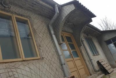 Casă cu 6 camere cu Teren 272 Mp în Central - 4