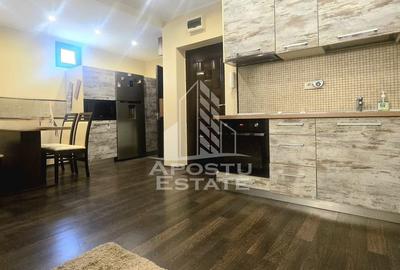 Apartament cu 3 camere decomandat, mobilat în Boul Roșu