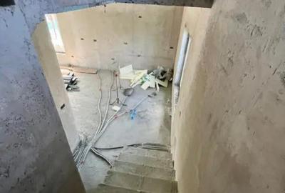 Casă cu 5 camere cu Teren 250 Mp în Central - 1