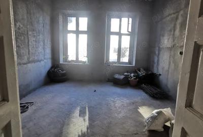 Vand casa ultracentral - 3