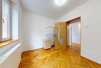 Apartament cu 4 camere decomandat, mobilat în Central - 18
