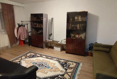 Apartament cu 3 camere decomandat în Progresul - 1