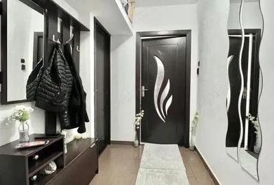 Apartament cu 3 camere semidecomandat, mobilat în Spitalul Județean