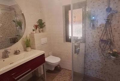 Casă cu 5 camere în Central