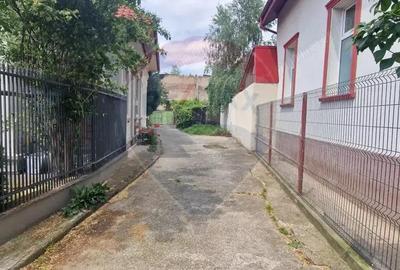 Corp cladire cu 3 camere de vanzare, str. Nicolae Titulescu - 16