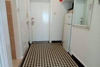 Garsonieră decomandată în Central - 7