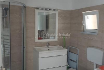 Casă cu 3 camere cu Teren 600 Mp în Central - 1