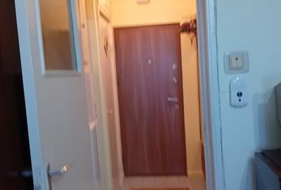 Vand garsoniera  cf. 1, etaj 2/9,  zona  Aleea Carpati - 4