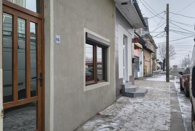 Spațiu comercial stradal P+M 64 mp + mansardă Urziceni - 1