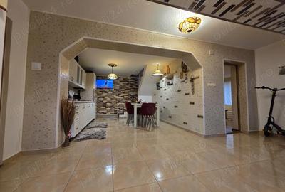 Casă cu Teren 700 Mp în Central - 11