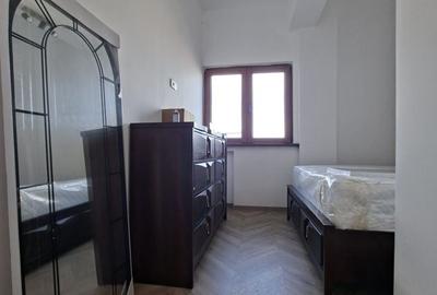 Apartament cu 5 camere semidecomandat, mobilat în P-ța Universității - 7