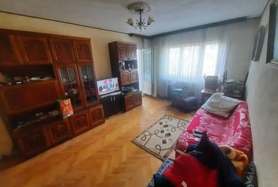Apartament cu 3 camere, etaj 3/4, zona Podu Ros - 3