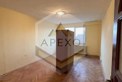 Apartament cu 3 camere decomandat în Florilor - 4