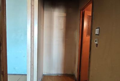 Titan, Piata 1 Decembrie 1918, str. Ciucea - 4