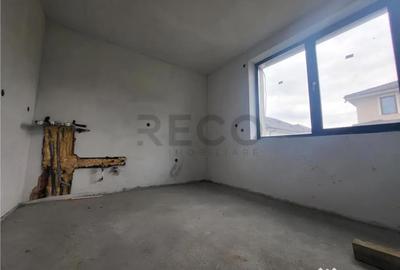 Casă cu 3 camere cu Teren 440 Mp în Central - 7