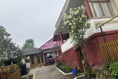 Casă cu 4 camere în Central - 1