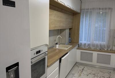 Apartament cu 3 camere decomandat în Central - 3