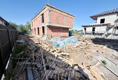 Duplex cu 5 camere cu Canalizare în Sud - 3