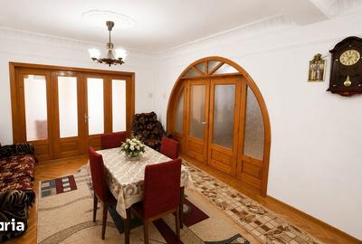 Casă cu 8 camere cu Teren 500 Mp în Câmpineanca - 8