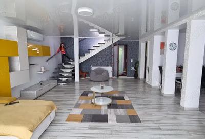 Casa De Vanzare - 3