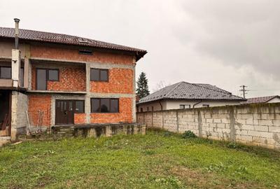 Casă cu 4 camere cu Teren 750 Mp în Postârnacu - 6