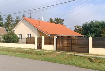 Casă individuală cu 3 camere în Diosig
